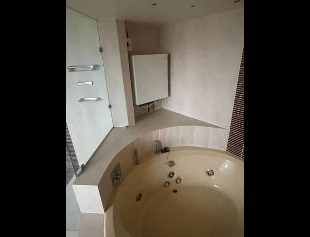 6 BEDROOM APARTMENT FOR SALE IN MARINE PARADE